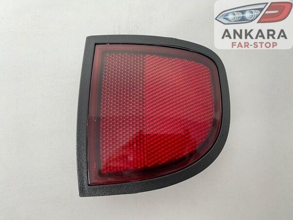 Mitsubishi L200 2007 - 2014 Arka Çamurluk Reflekörü Sağ