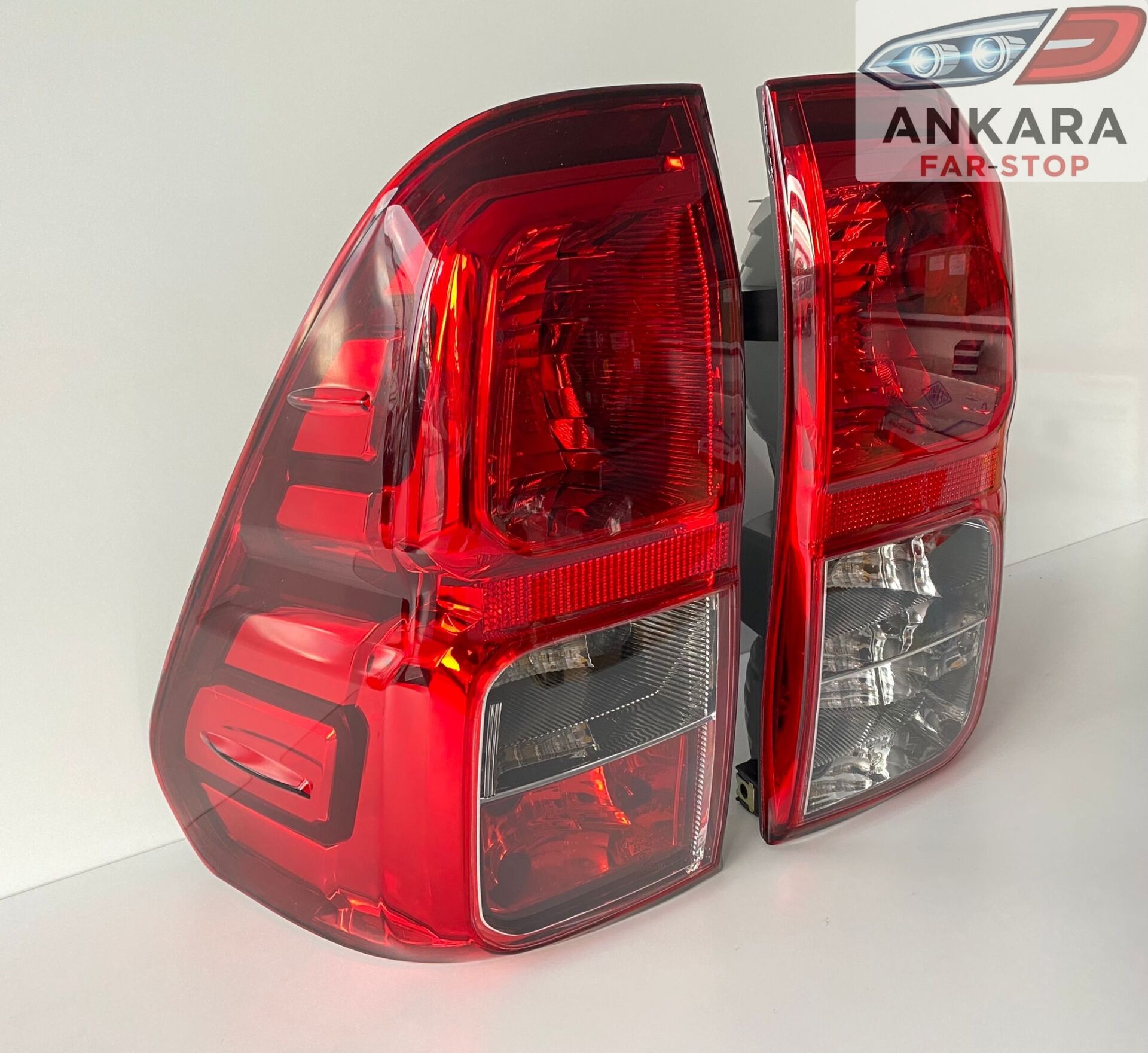 Toyota Hilux 2015 - 2023 Stop Lambası Takım Sağ - Sol