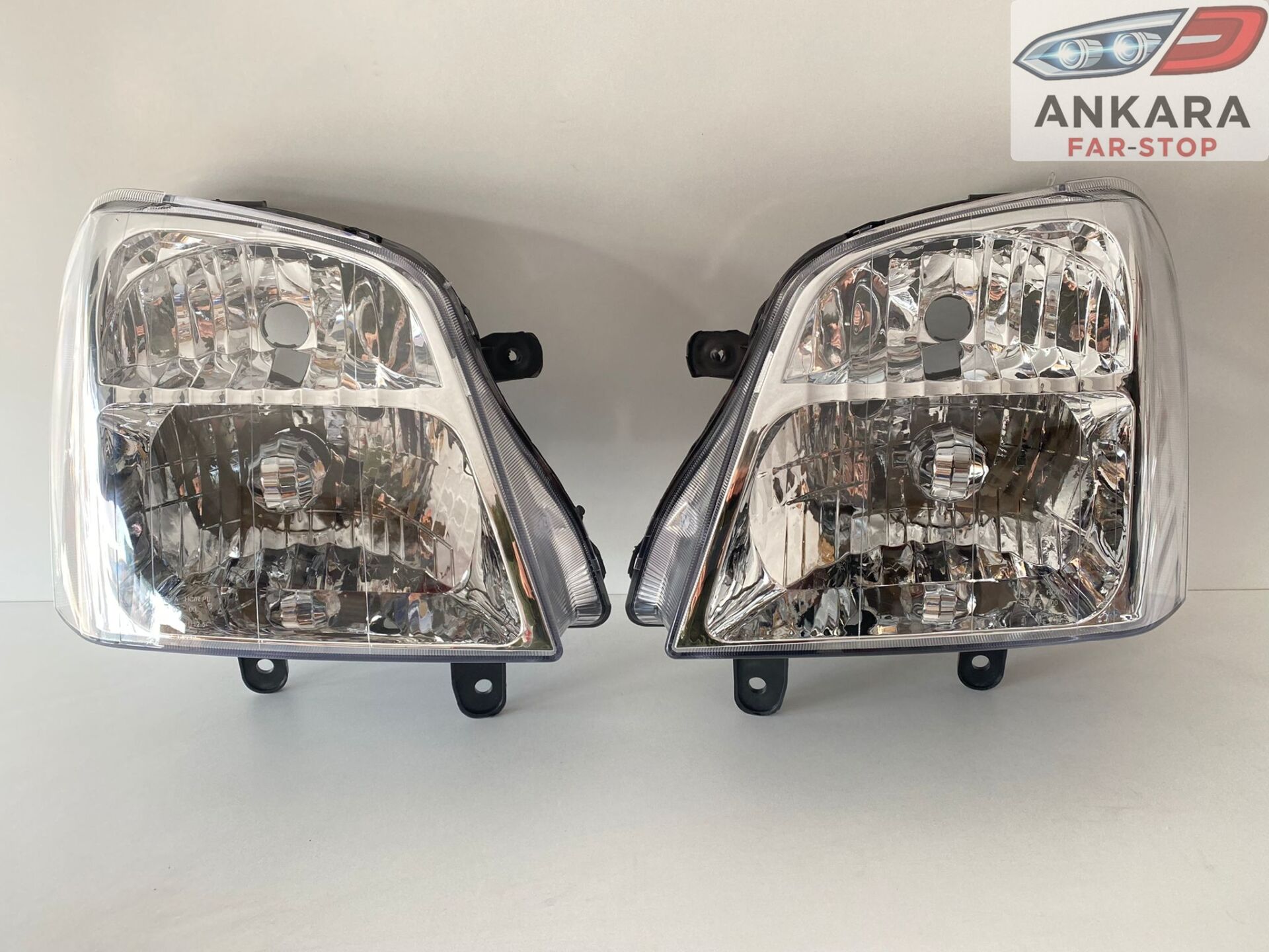 Isuzu D-Max 2002-2007 Far Lambası Takım Sağ - Sol