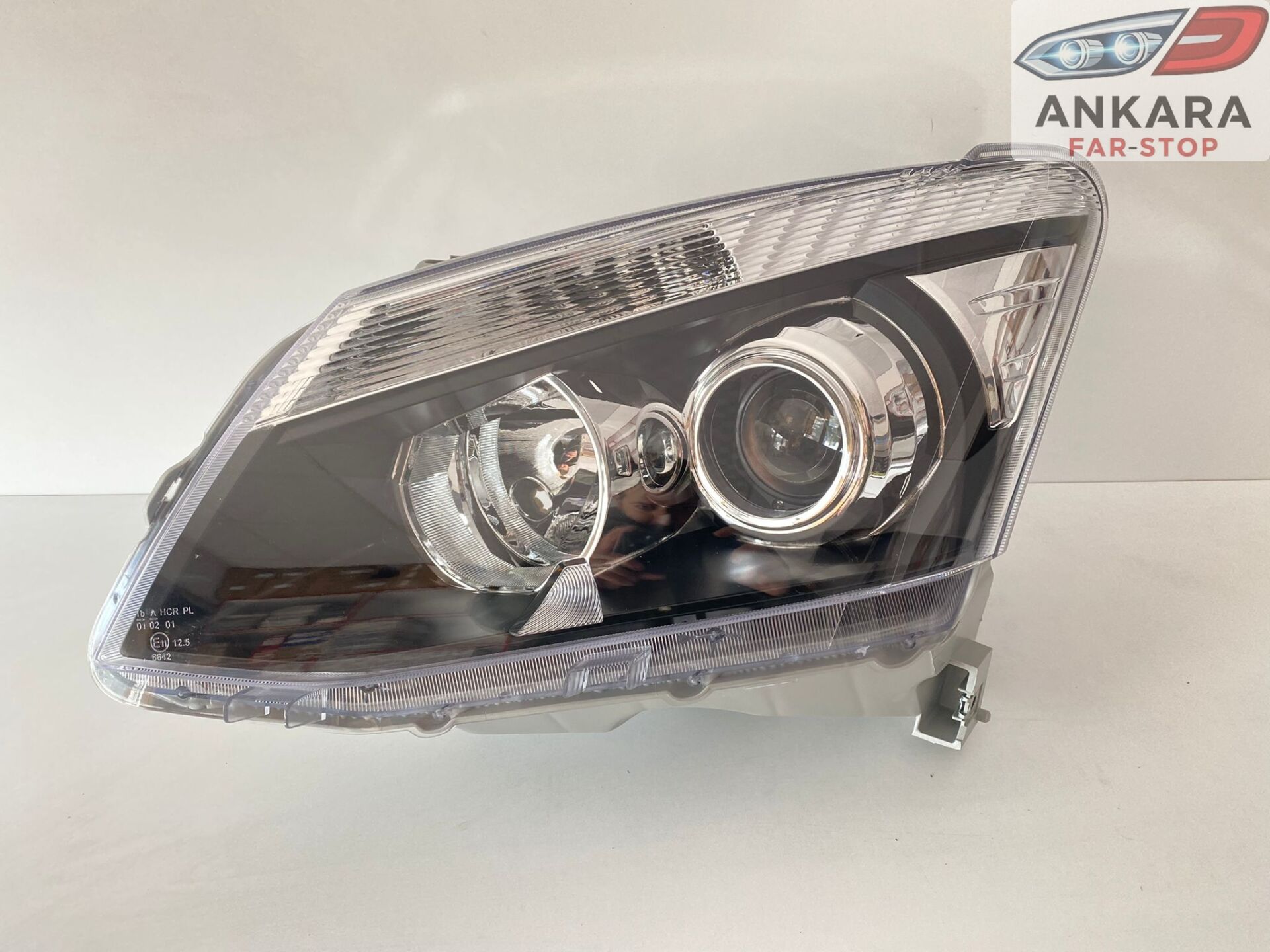 Isuzu D-Max 2012-2015 Far Lambası Siyah Mercekli Sol