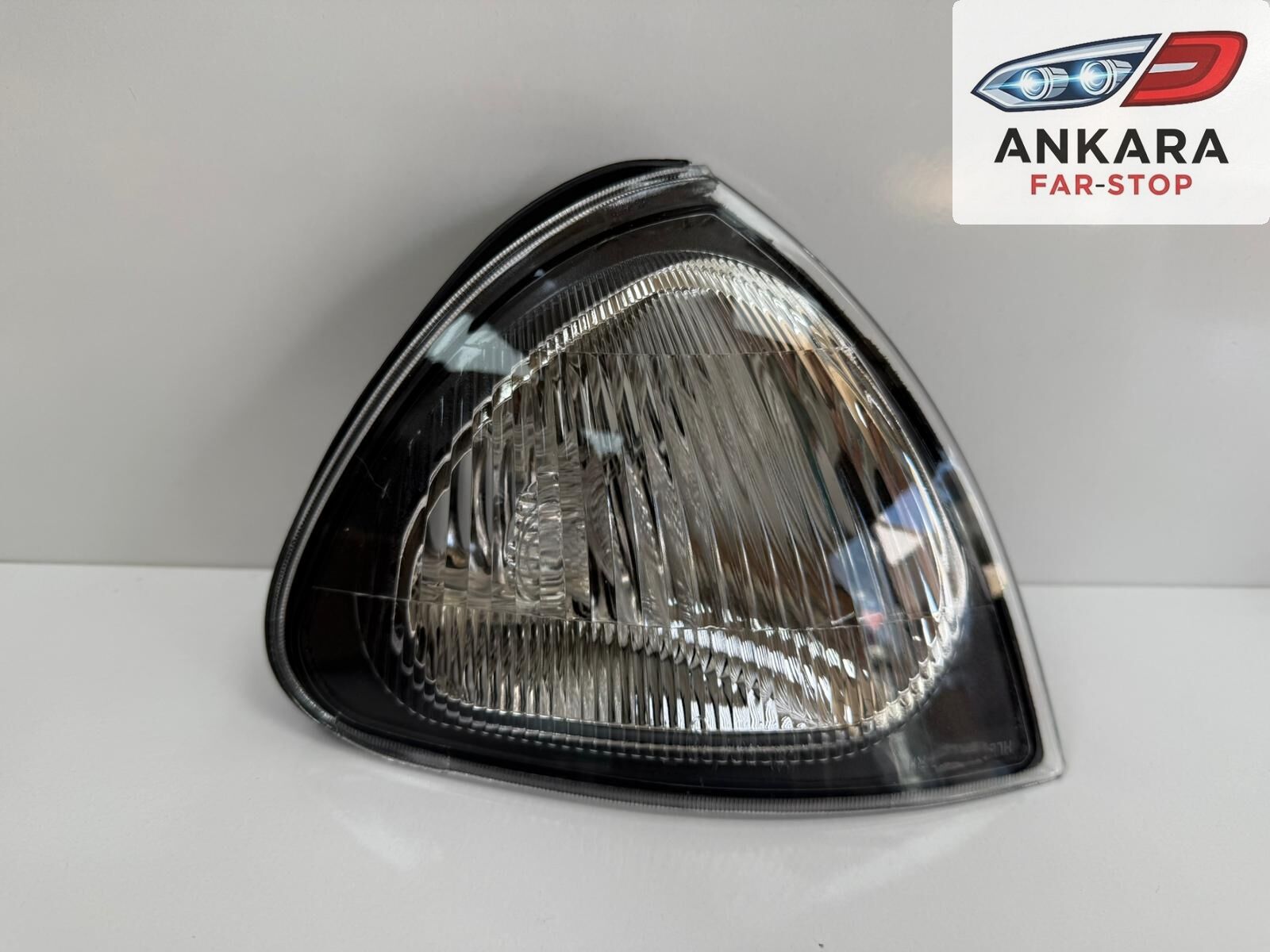 TOYOTA AVENSİS 1998 - 2000 SİNYAL LAMBASI ÖN SAĞ