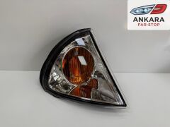 TOYOTA AVENSİS 2001 - 2002 SİNYAL LAMBASI ÖN SAĞ
