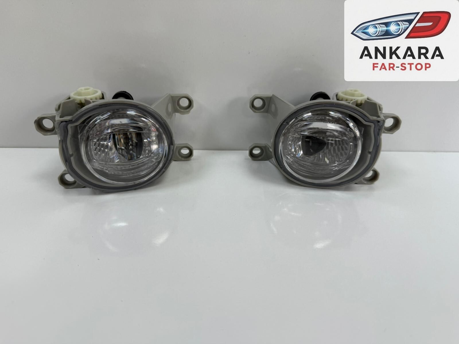 TOYOTA HİLUX 2021 - 2023 SİS LAMBASI ÖN SAĞ - SOL TAKIM (LED AMPULÜ ÜZERİNDE)