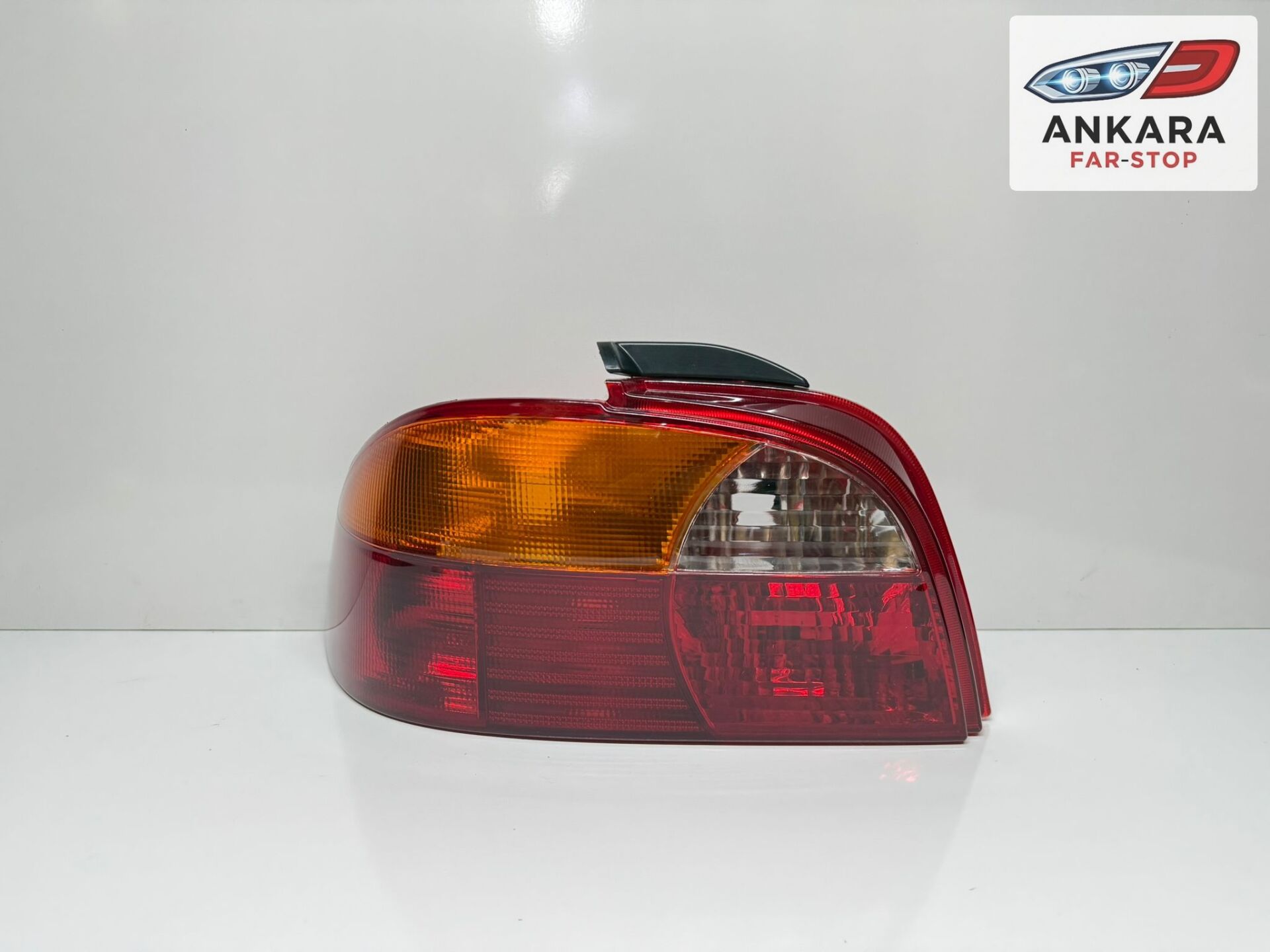 TOYOTA AVENSİS 1998 - 2000 STOP LAMBASI SOL