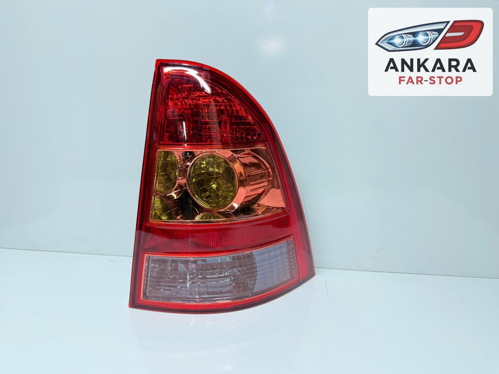 TOYOTA COROLLA 2004 - 2006 STATİON WAGON STOP LAMBASI SAĞ (STATİON WAGON)
