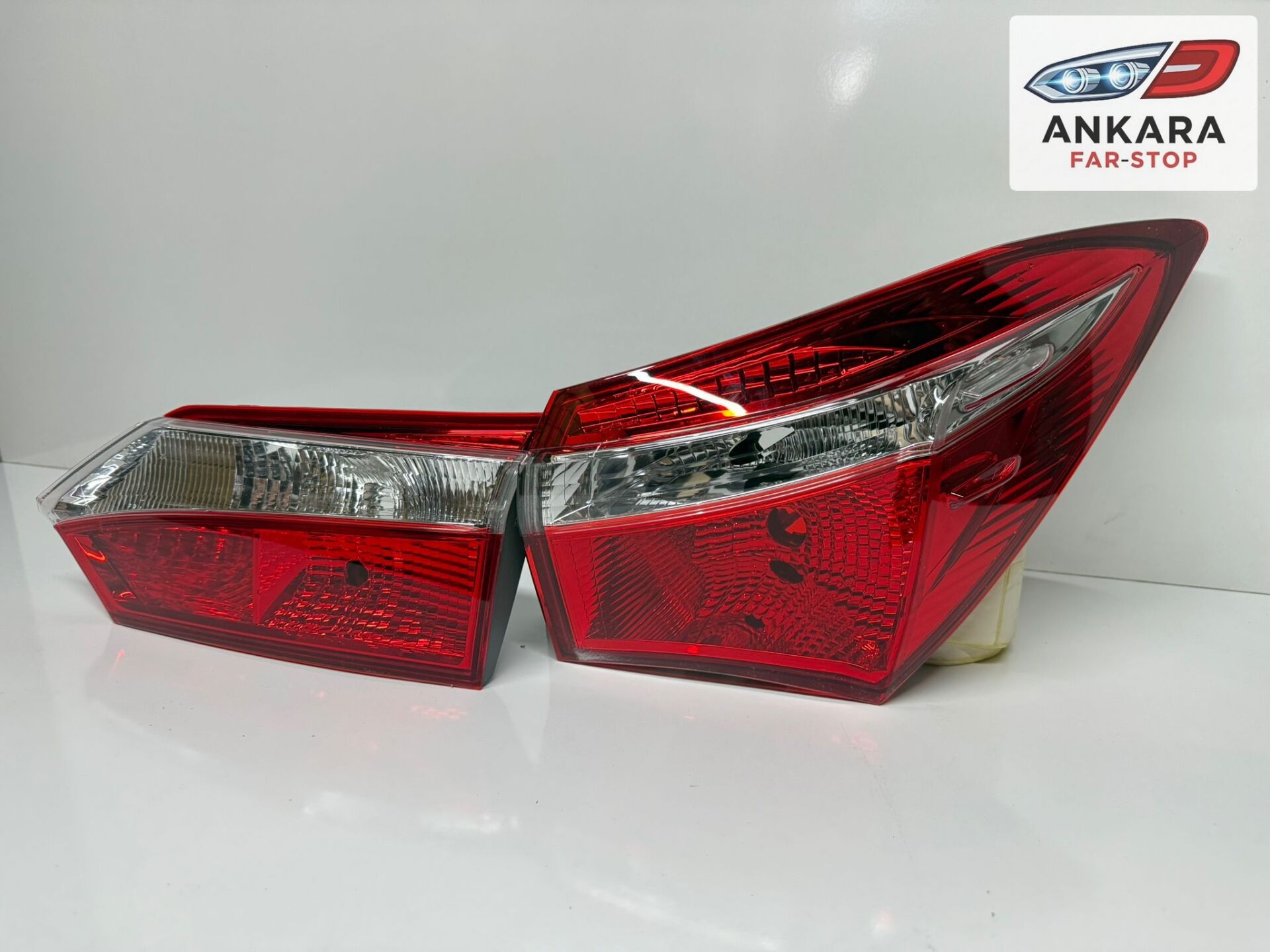 TOYOTA COROLLA 2013 - 2015 STOP LAMBASI SAĞ İÇ VE DIŞ TAKIM (2 STOP)