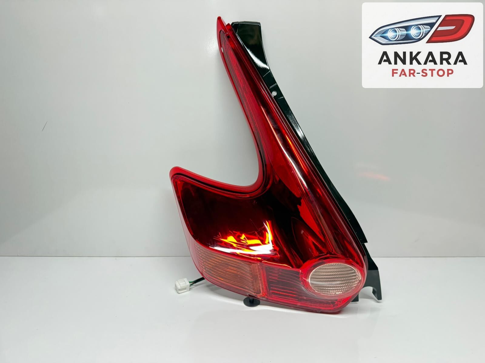 NİSSAN JUKE 2010 - 2013 STOP LAMBASI SOL