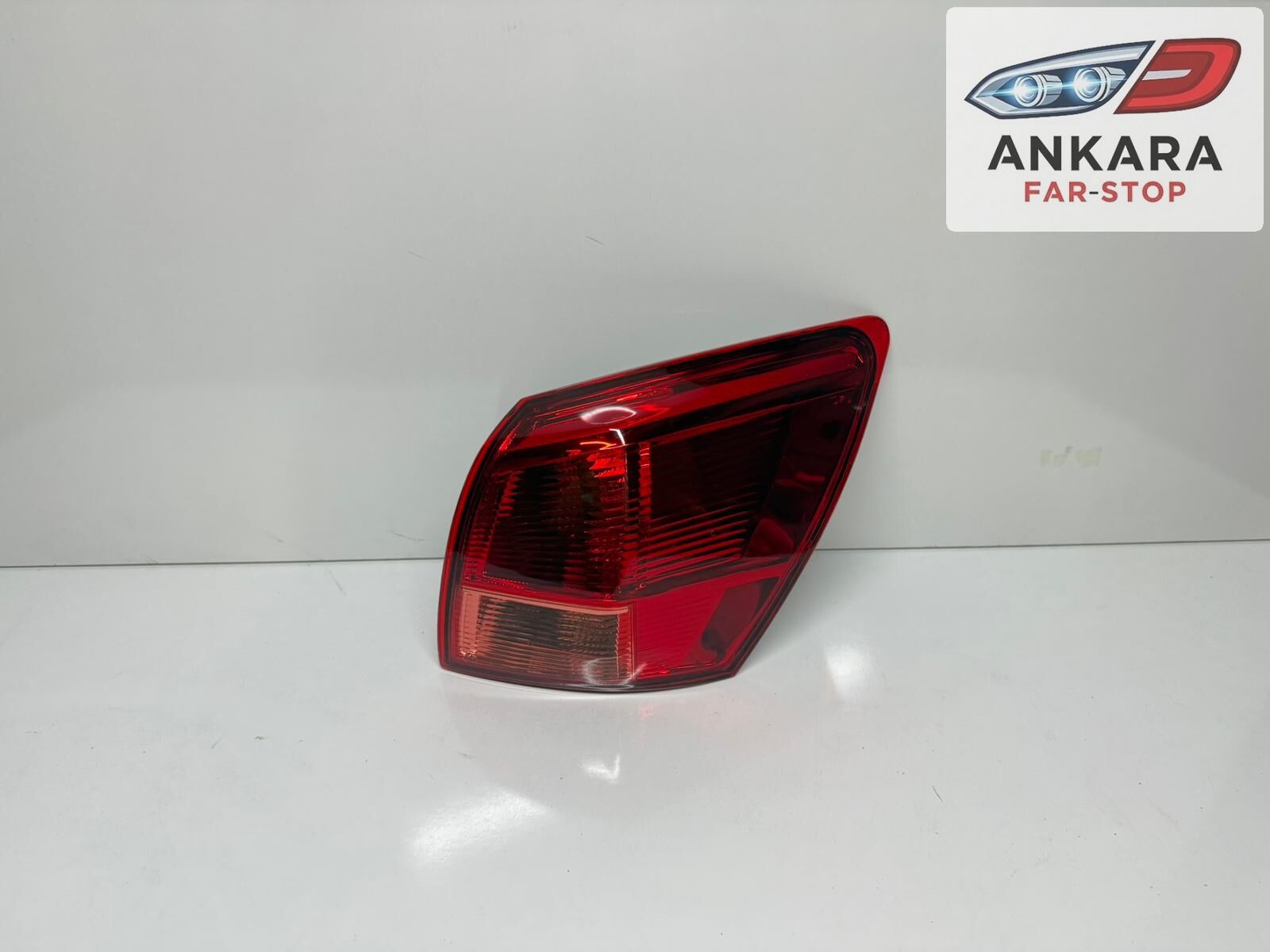 NİSSAN QASHQAİ 2007 - 2010 STOP LAMBASI SAĞ DIŞ (ARKA ÇAMURLUKTA KALAN DIŞ)