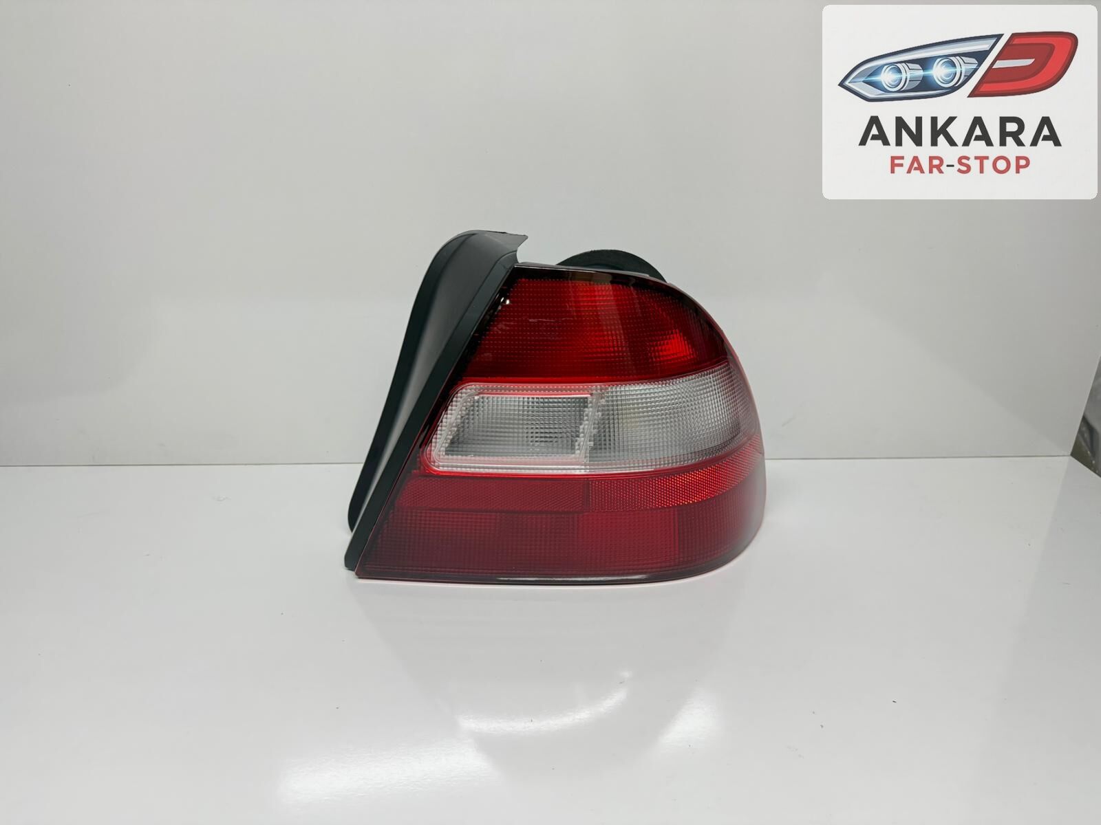 HONDA EURO CİVİC 1996 - 2000 STOP LAMBASI SAĞ (EURO CİVİC - KIRMIZI BEYAZ TİP)