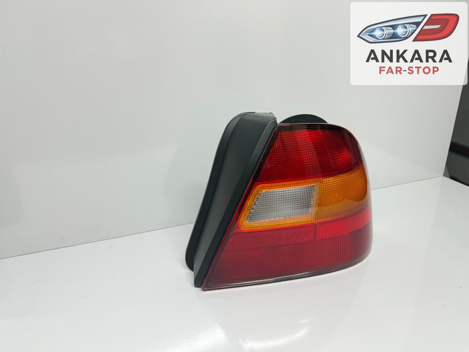 HONDA EURO CİVİC 1996 - 2000 STOP LAMBASI SAĞ (EURO CİVİC - SARI KIRMIZI TİP)