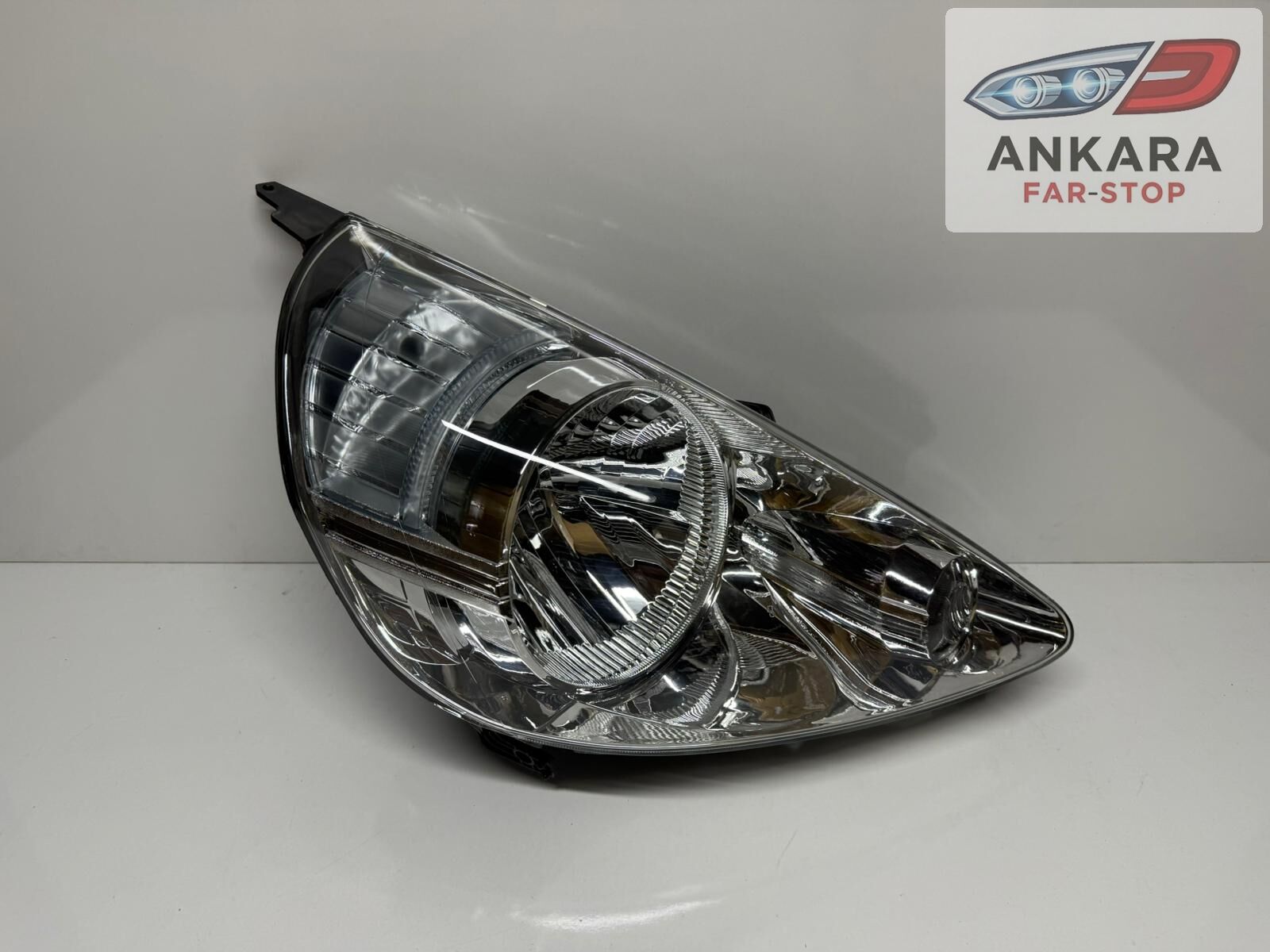 HONDA JAZZ 2002 - 2006 ÖN FAR LAMBASI SAĞ MANUEL - MOTORSUZ (İÇİ BEYAZ TİP - SAĞ)