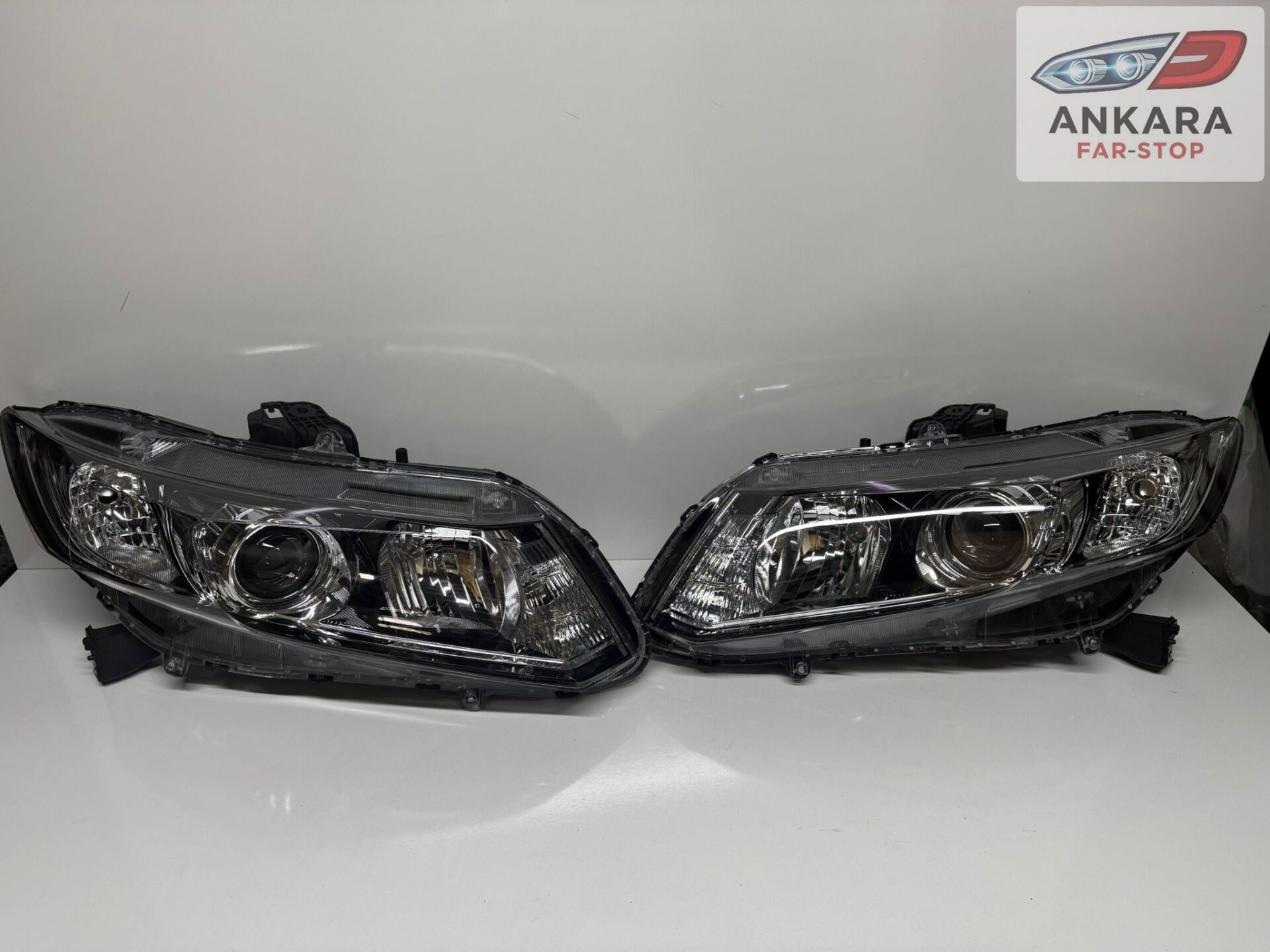 HONDA CİVİC FB7 2012 - 2015 ÖN FAR LAMBASI SAĞ - SOL TAKIM ZENONSUZ TİP (XENONSUZ TİP - 2 FAR)