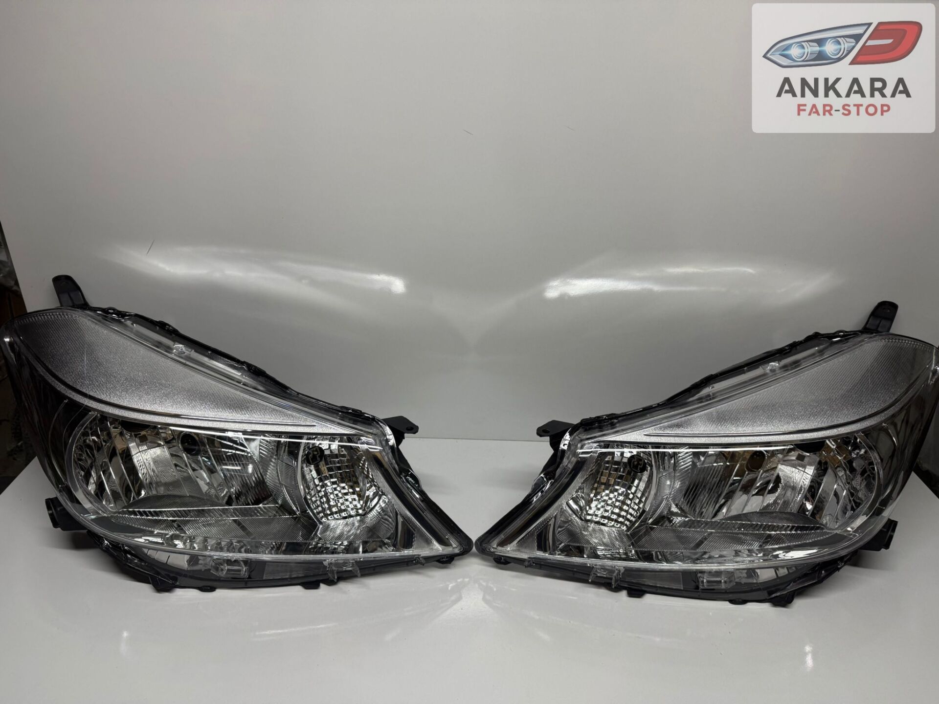 TOYOTA YARİS 2012 - 2014 FAR LAMBASI SAĞ-SOL TAKIM (SAĞ-SOL TAKIM-2 FAR)