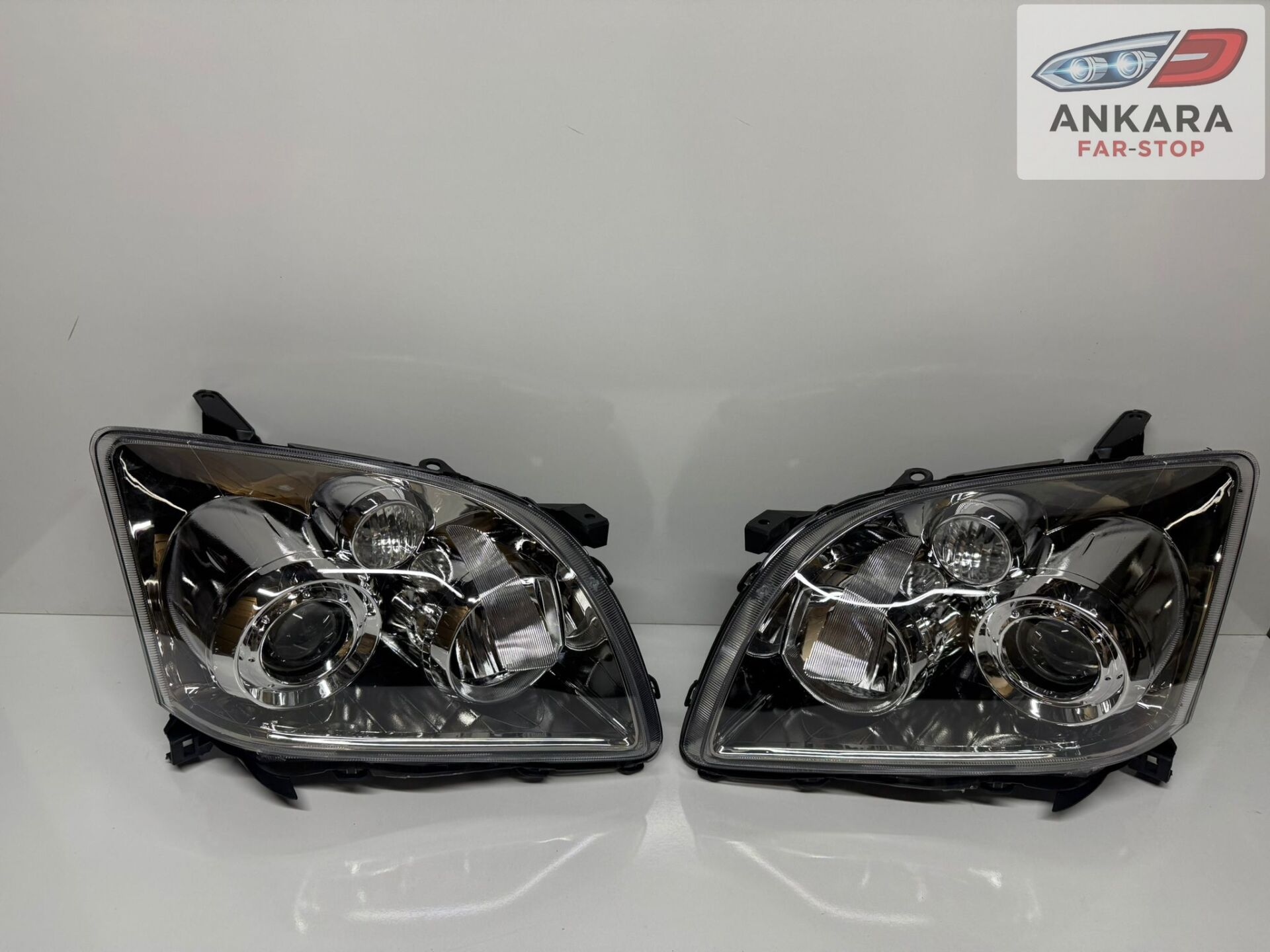 TOYOTA AVENSİS 2006 - 2008 FAR LAMBASI SAĞ-SOL TAKIM (ZENONLU TİP - SAĞ-SOL TAKIM-2 FAR)