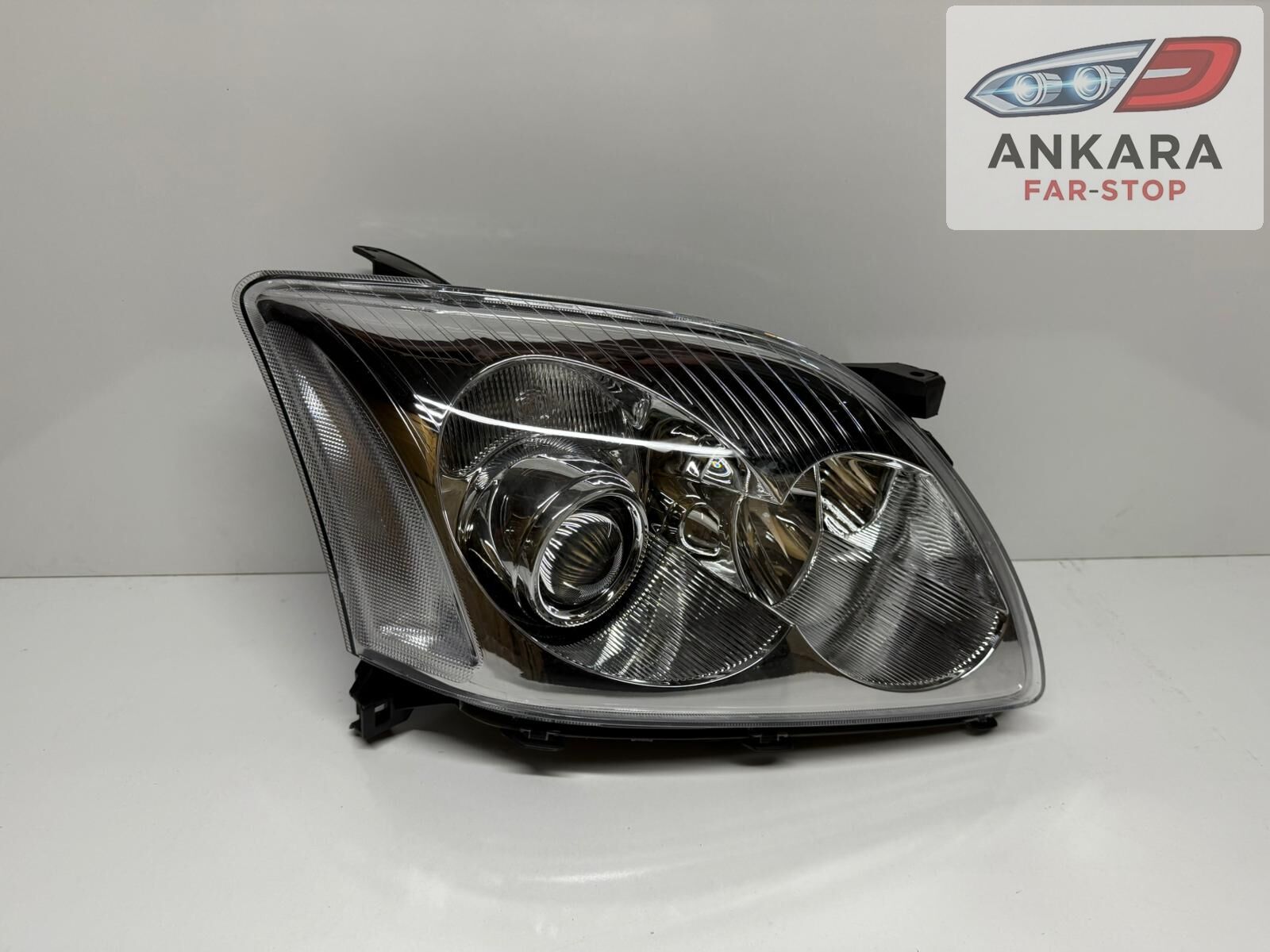 TOYOTA AVENSİS 2003 - 2005 SAĞ FAR LAMBASI (SAĞ FAR)