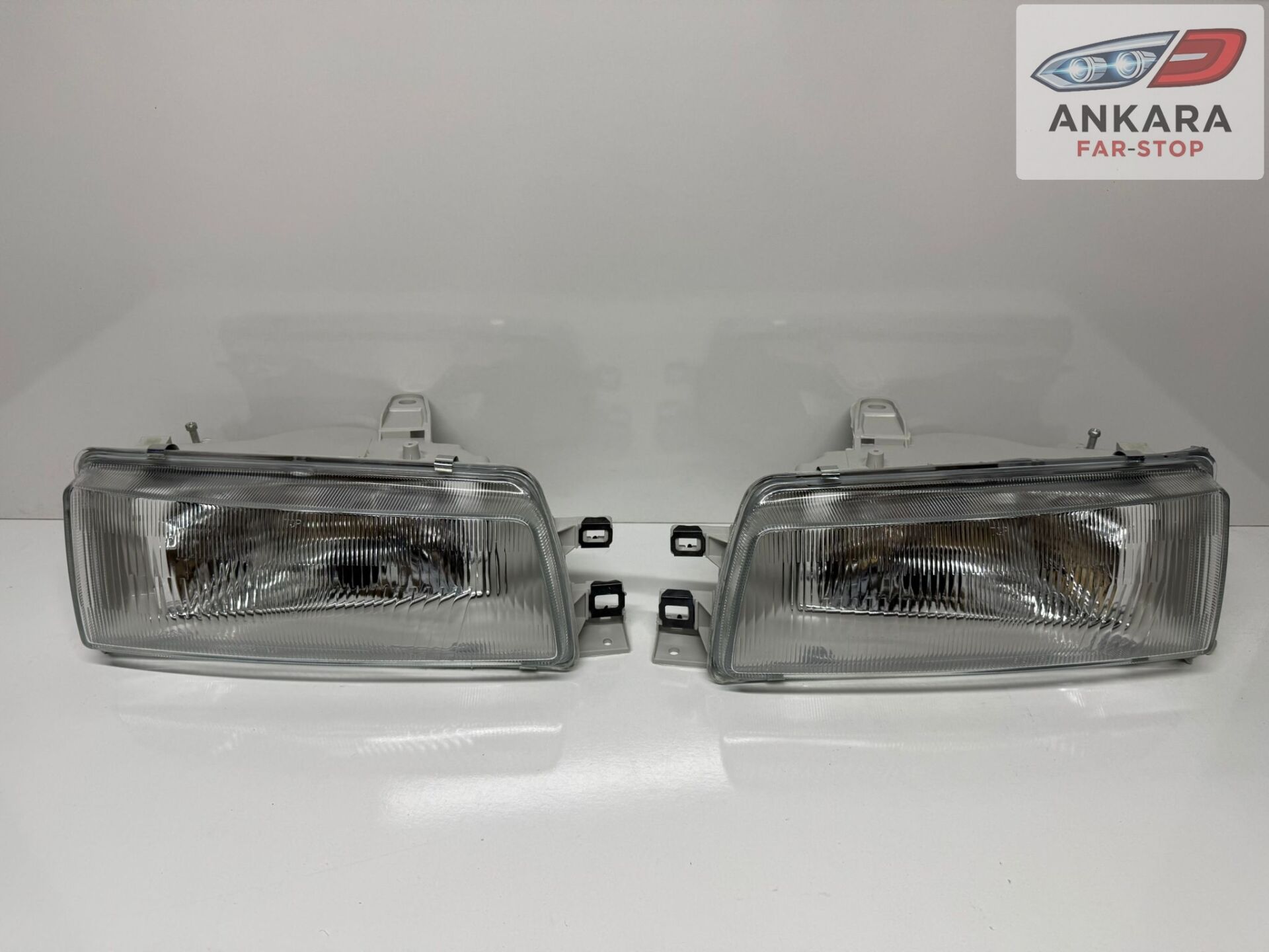 TOYOTA COROLLA AE92 1988 - 1992 SEDAN FAR LAMBASI SAĞ-SOL TAKIM (AE92 SEDAN-SAĞ-SOL TAKIM-2 FAR)