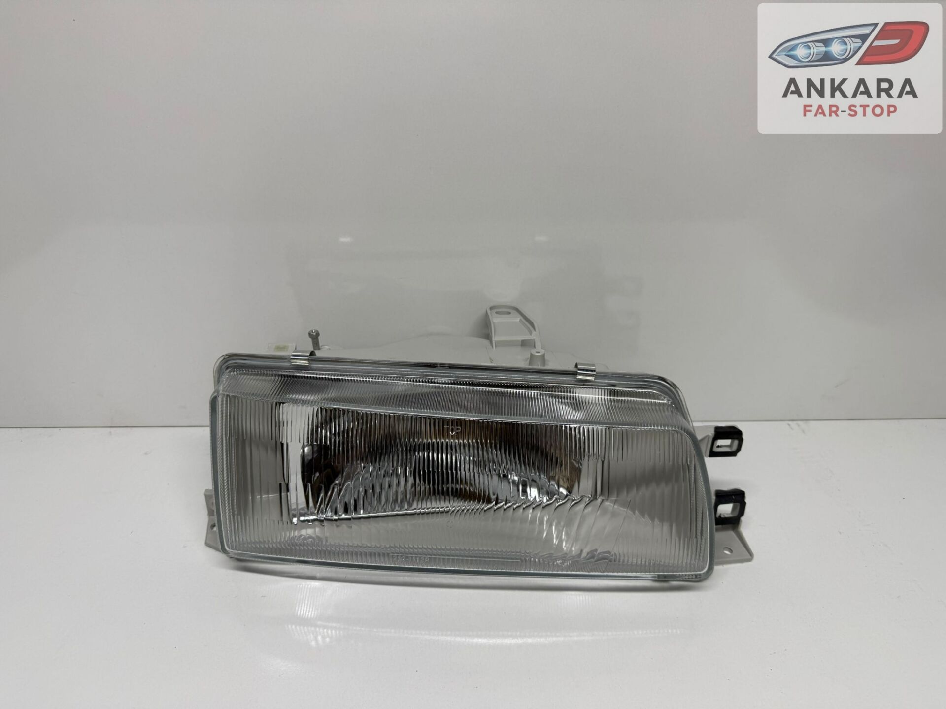 TOYOTA COROLLA AE92 1988 - 1992 SEDAN SAĞ FAR LAMBASI (COROLLA AE92 SAĞ FAR)