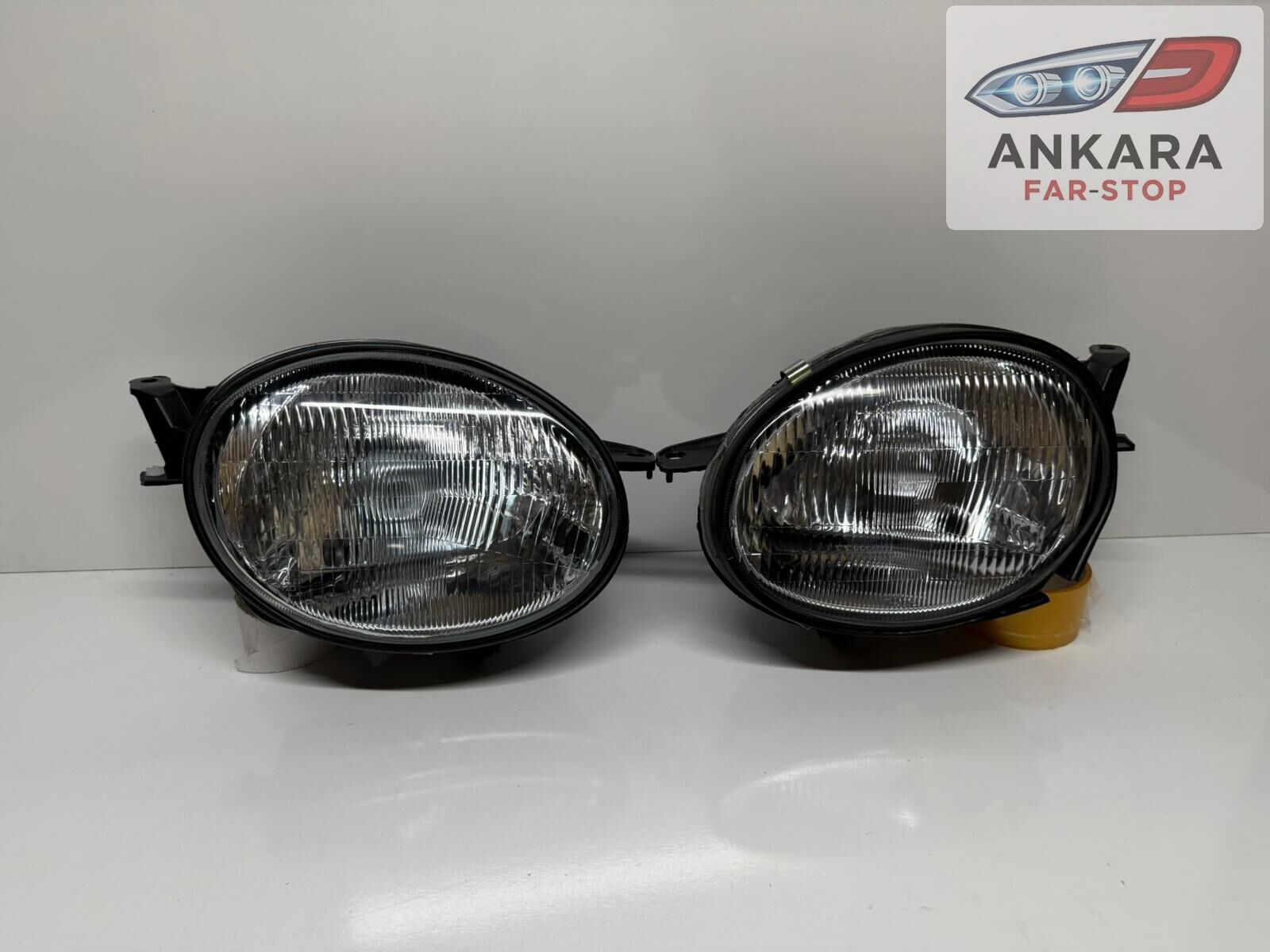 TOYOTA COROLLA 1999 - 2000 FAR LAMBASI SAĞ-SOL TAKIM (AE111 YUVARLAK FAR - SAĞ - SOL TAKIM - 2 FAR)