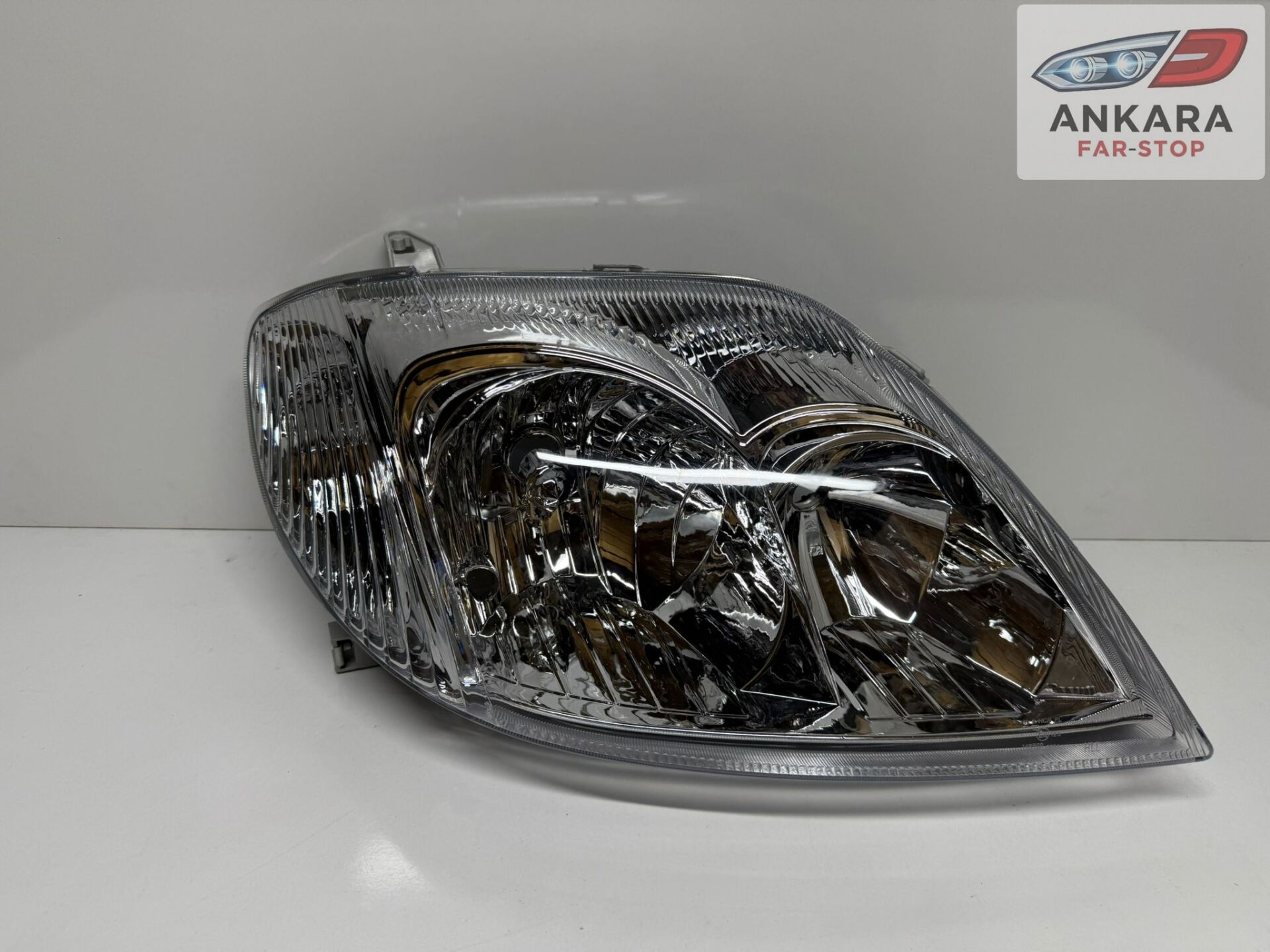 TOYOTA COROLLA 2002 - 2006 SEDAN FAR LAMBASI SAĞ ( SEDAN SAĞ FAR )