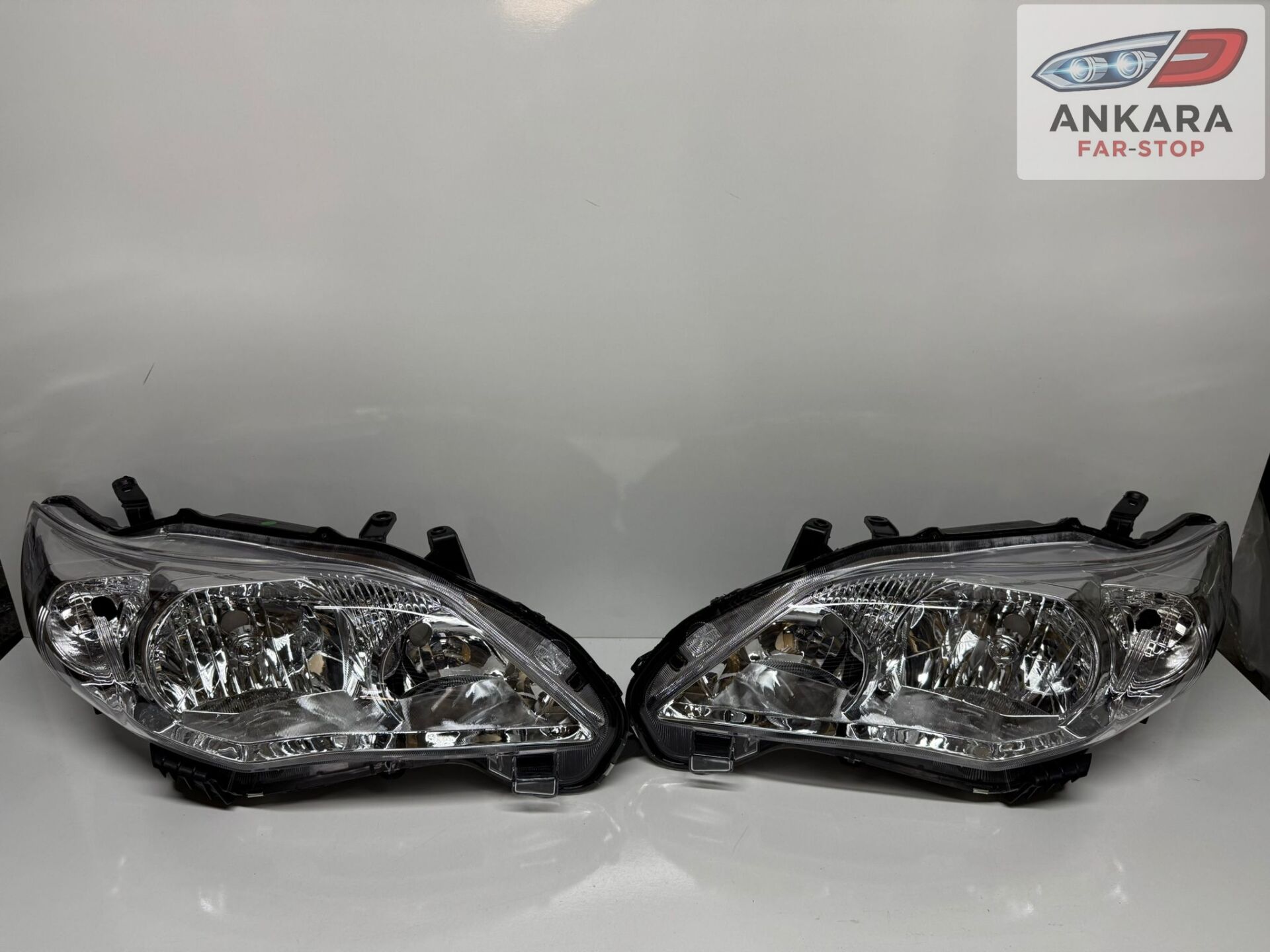 TOYOTA COROLLA 2010 - 2012 SEDAN FAR LAMBASI SAĞ - SOL TAKIM ( SAĞ - SOL TAKIM - 2 FAR )