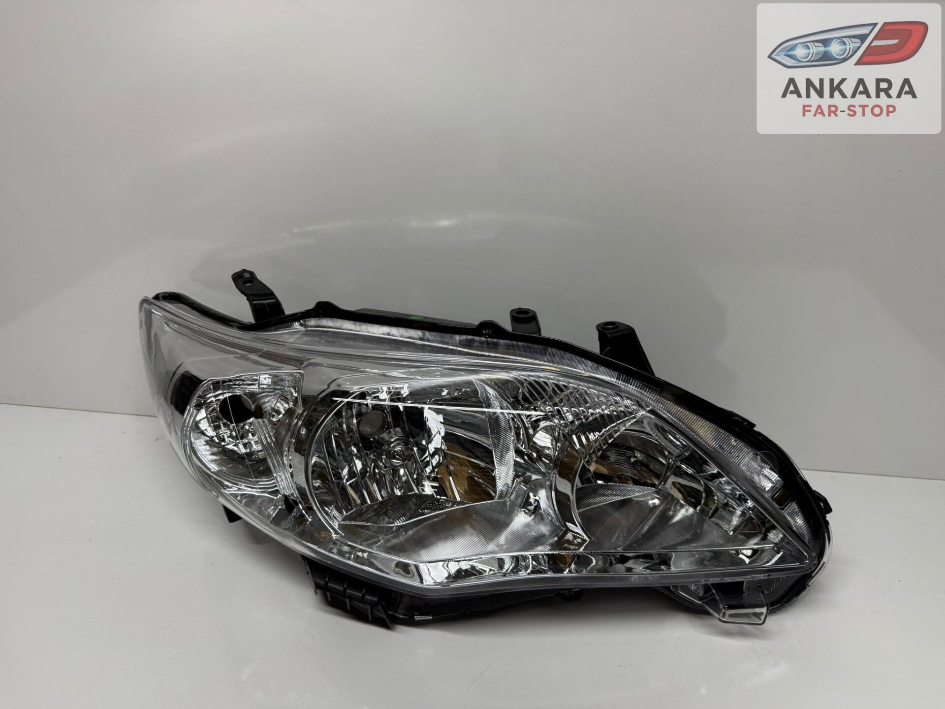 TOYOTA COROLLA 2010 - 2012 SEDAN FAR LAMBASI ÖN SAĞ ( SAĞ FAR )