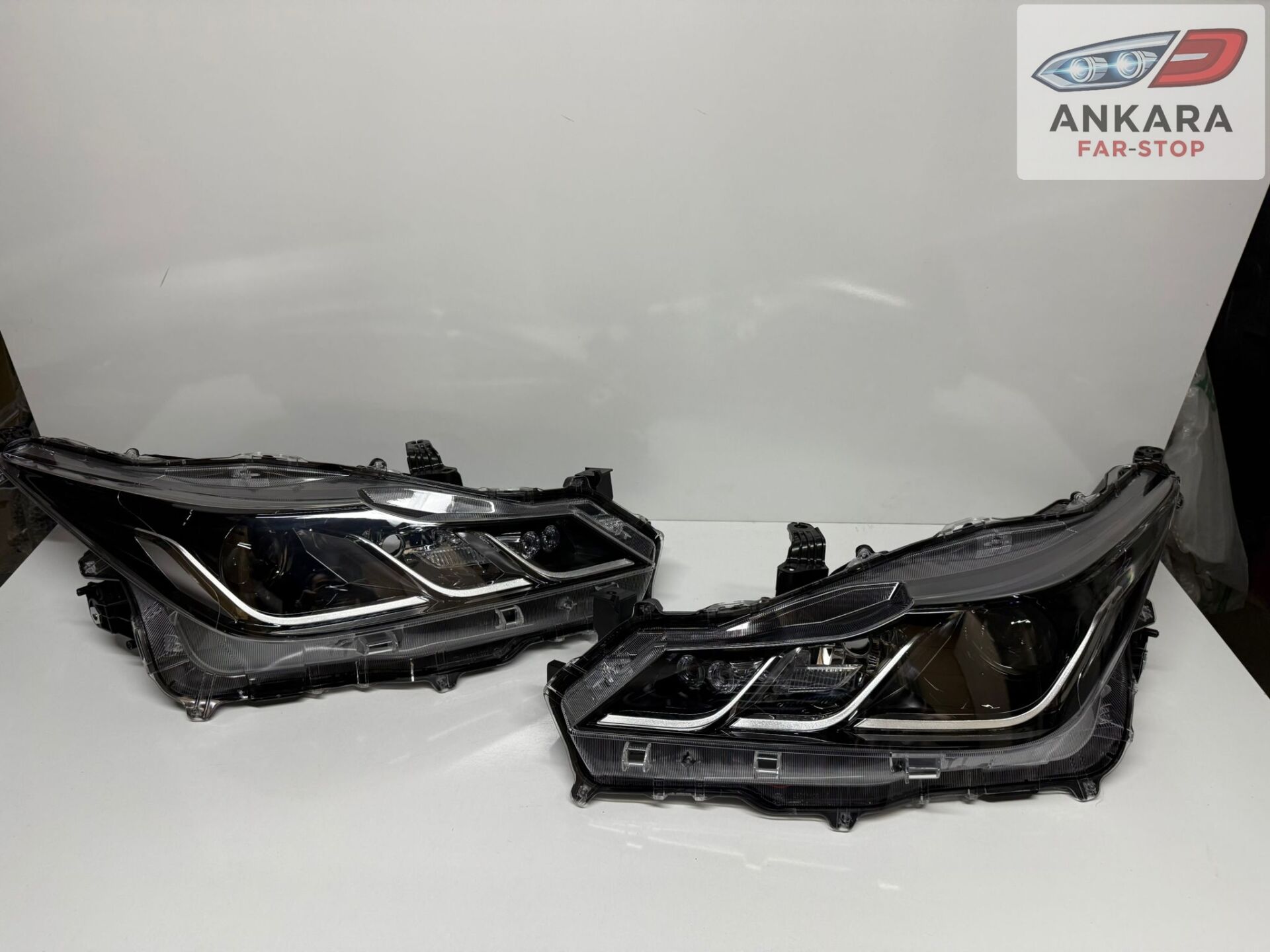 TOYOTA COROLLA 2019 - 2025 SEDAN FAR LAMBASI SAĞ - SOL TAKIM ( SAĞ - SOL TAKIM - 2 FAR )