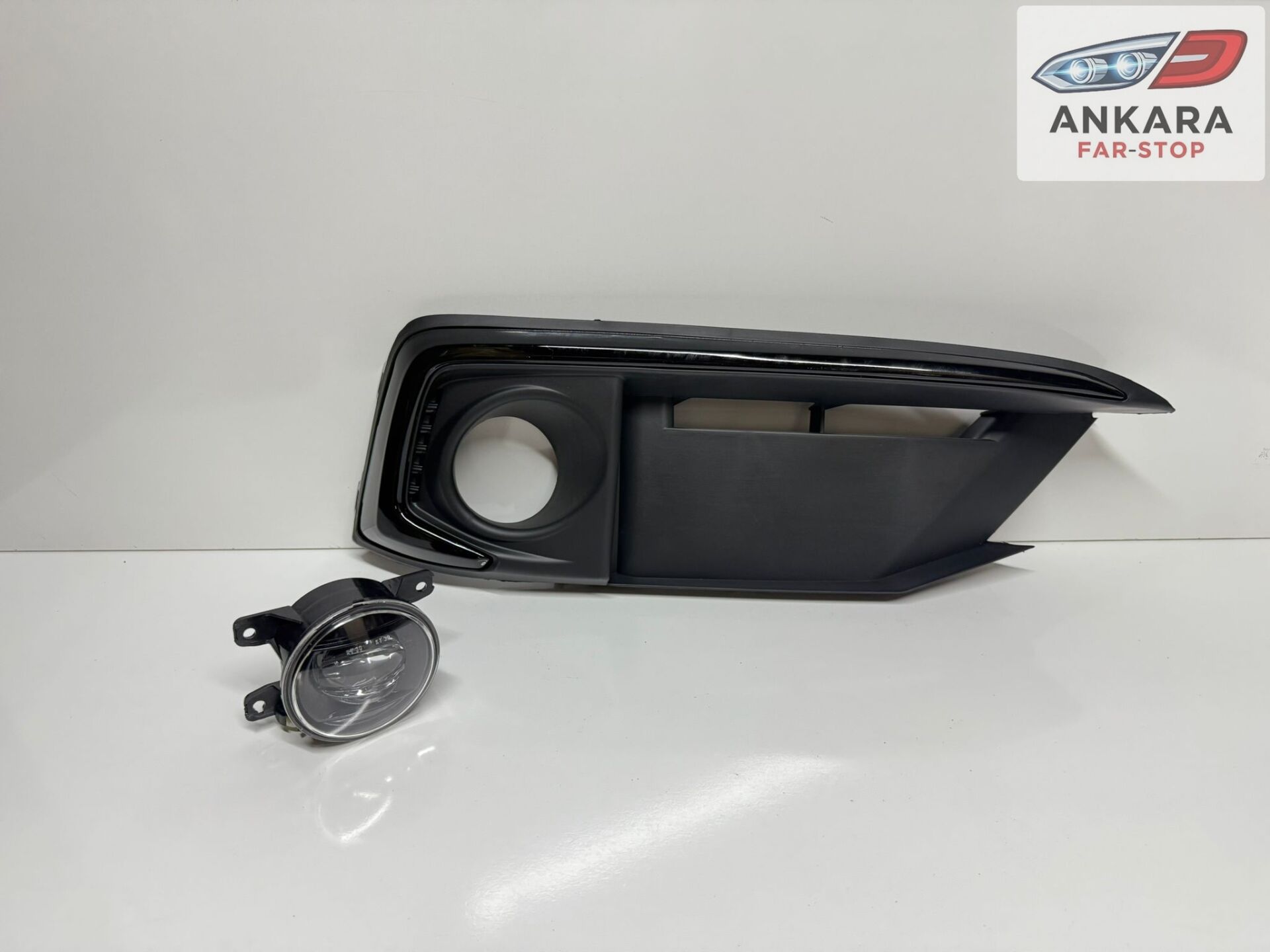 HONDA CİVİC FC5 2019-2021 MAKYAJLI SİS LAMBA VE KAPAK TAKIM ÖN SAĞ (SİYAH KAPAK+LEDLİ SAĞ ÖN SİS)