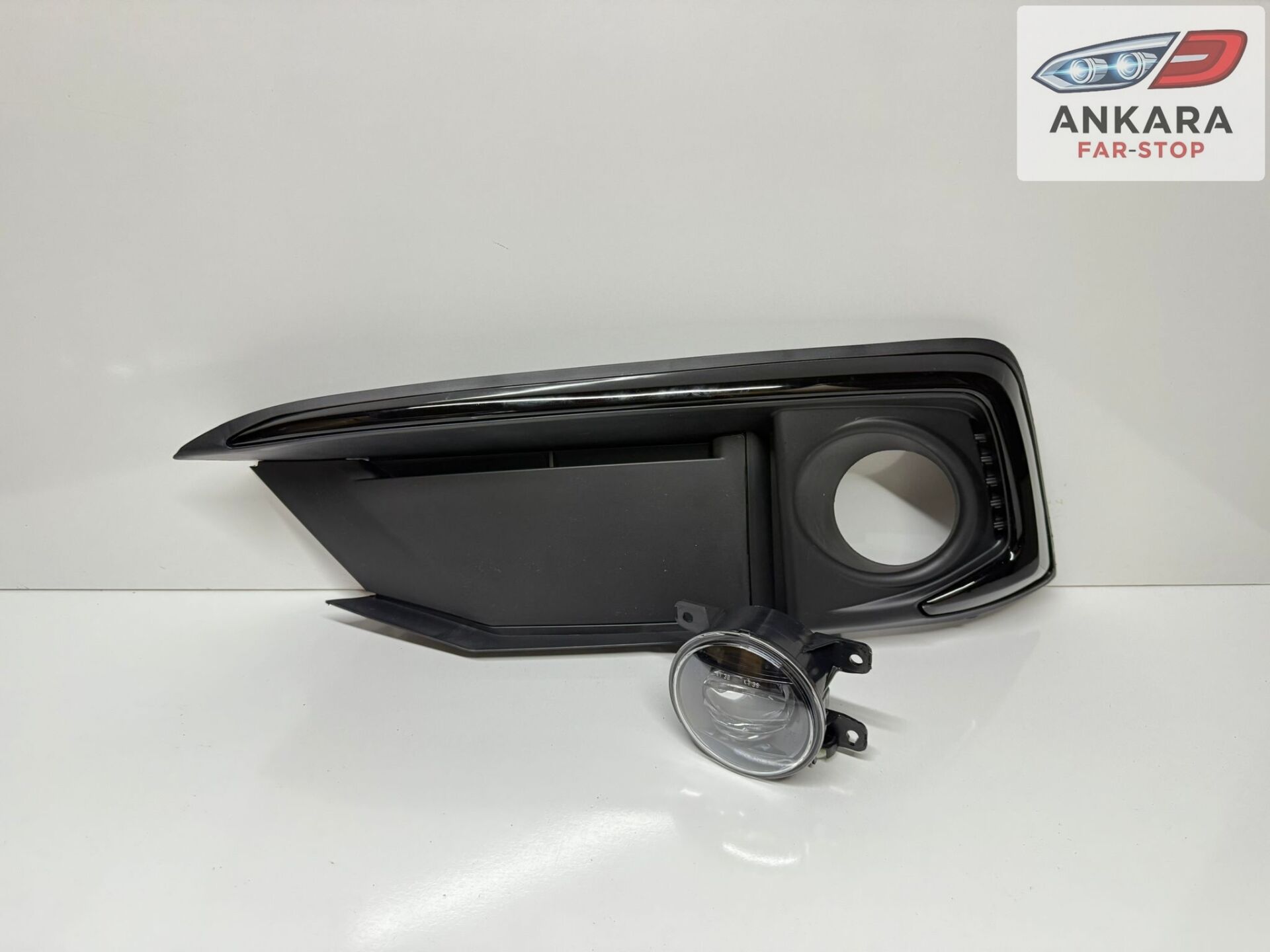 HONDA CİVİC FC5 2019-2021 MAKYAJLI SİS LAMBA VE KAPAK TAKIM ÖN SOL (SİYAH KAPAK+LEDLİ SOL ÖN SİS)