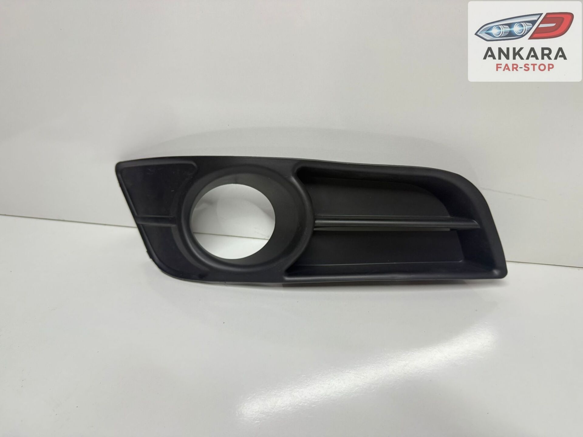 TOYOTA COROLLA 2004-2006 HATCHBACK SİS KAPAK ÖN SAĞ (HATCHBACK-ÖN SAĞ SİS KAPAK)