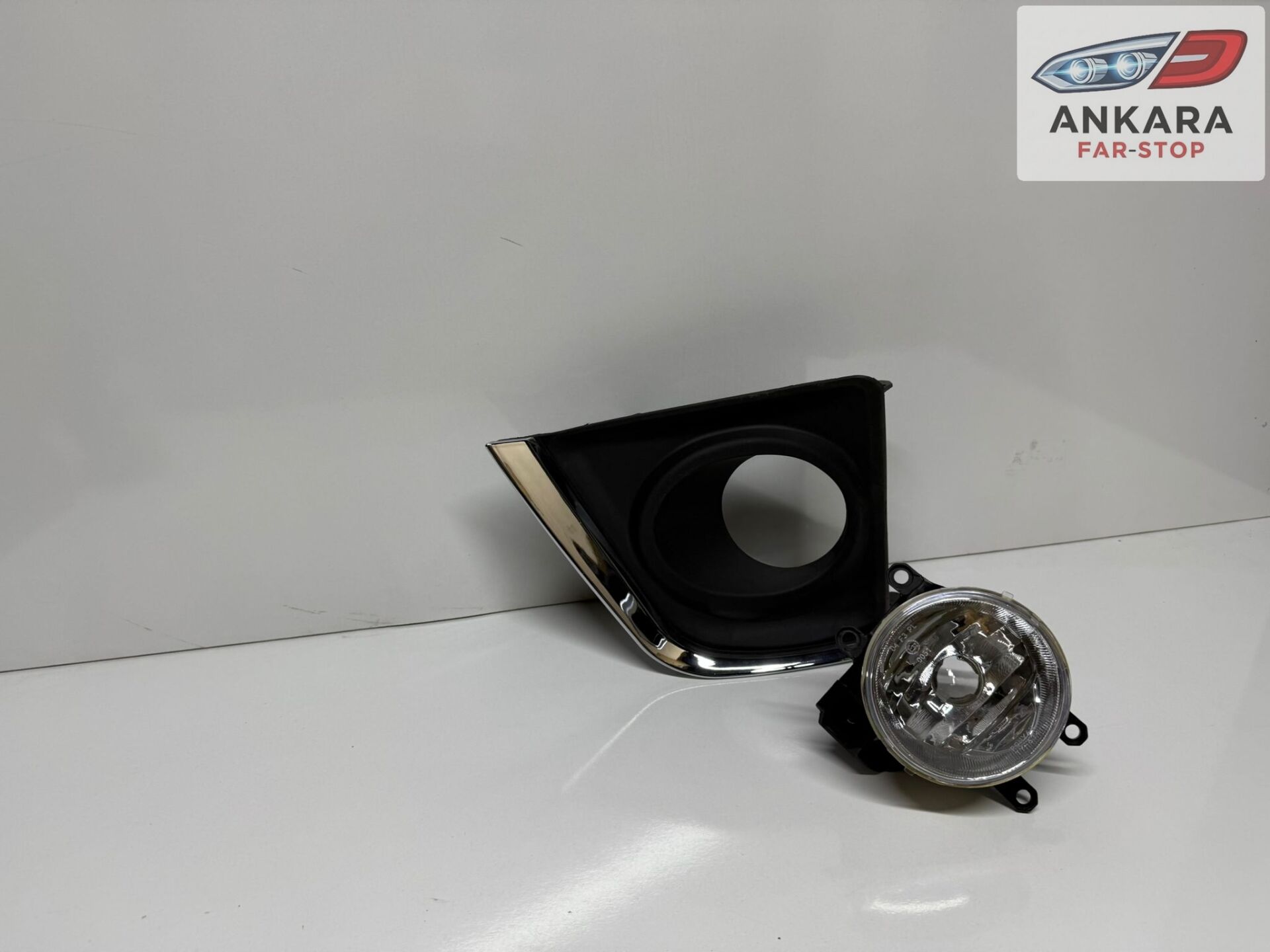 TOYOTA COROLLA 2013 - 2015 SİS LAMBA VE KAPAK ÖN SOL (ÖN SOL SİS - ÖN SOL SİS KAPAK KROM TİP)