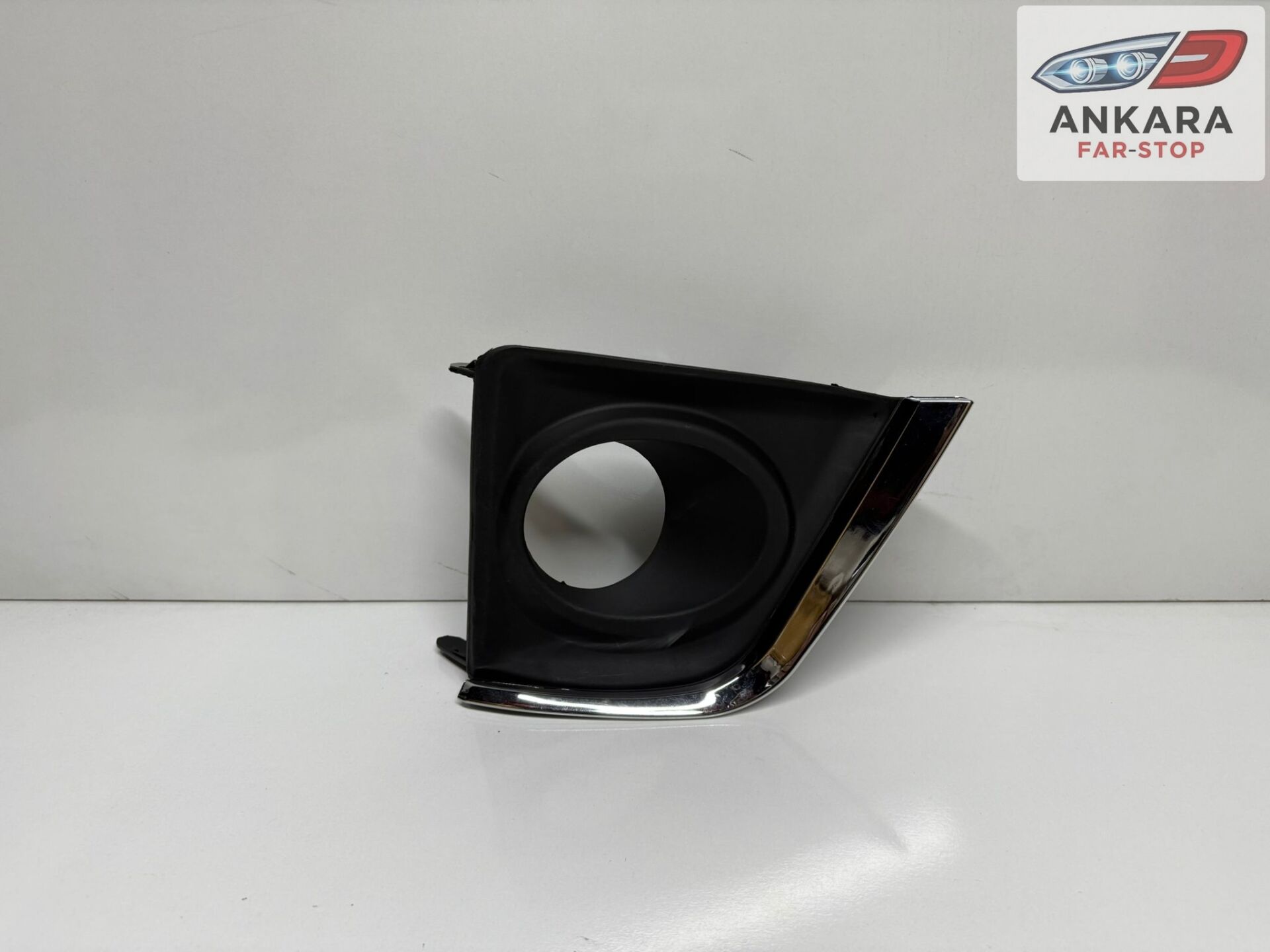 TOYOTA COROLLA 2013 - 2015 SİS KAPAK ÖN SAĞ (KROM ÇITALI TİP ÖN SAĞ SİS KAPAK)