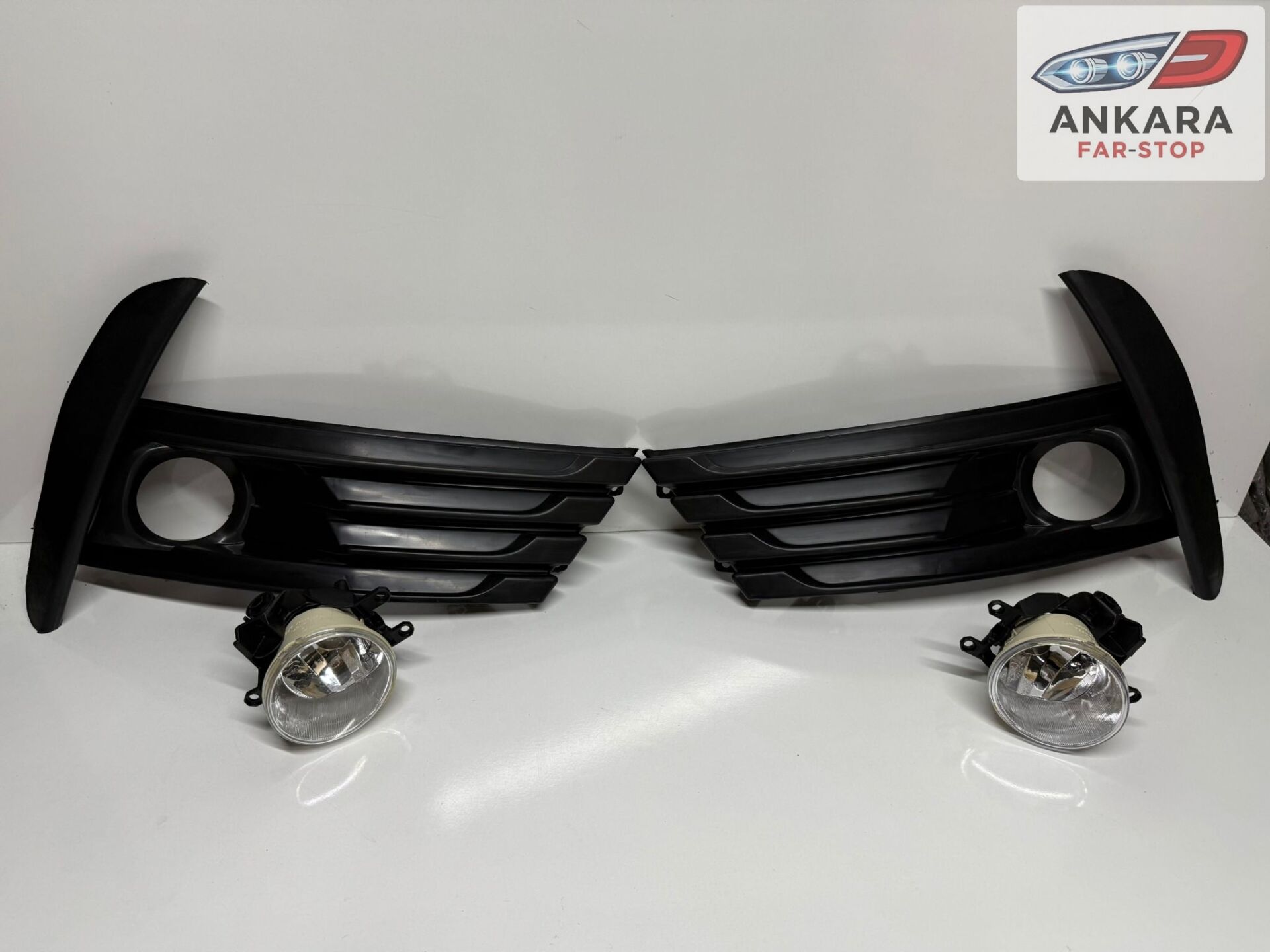 TOYOTA COROLLA 2016-2018 MAKYAJLI KASA SİS LAMBA VE KAPAK TAKIMI (SİYAH SAĞ-SOL 2 SİS-2 KAPAK)