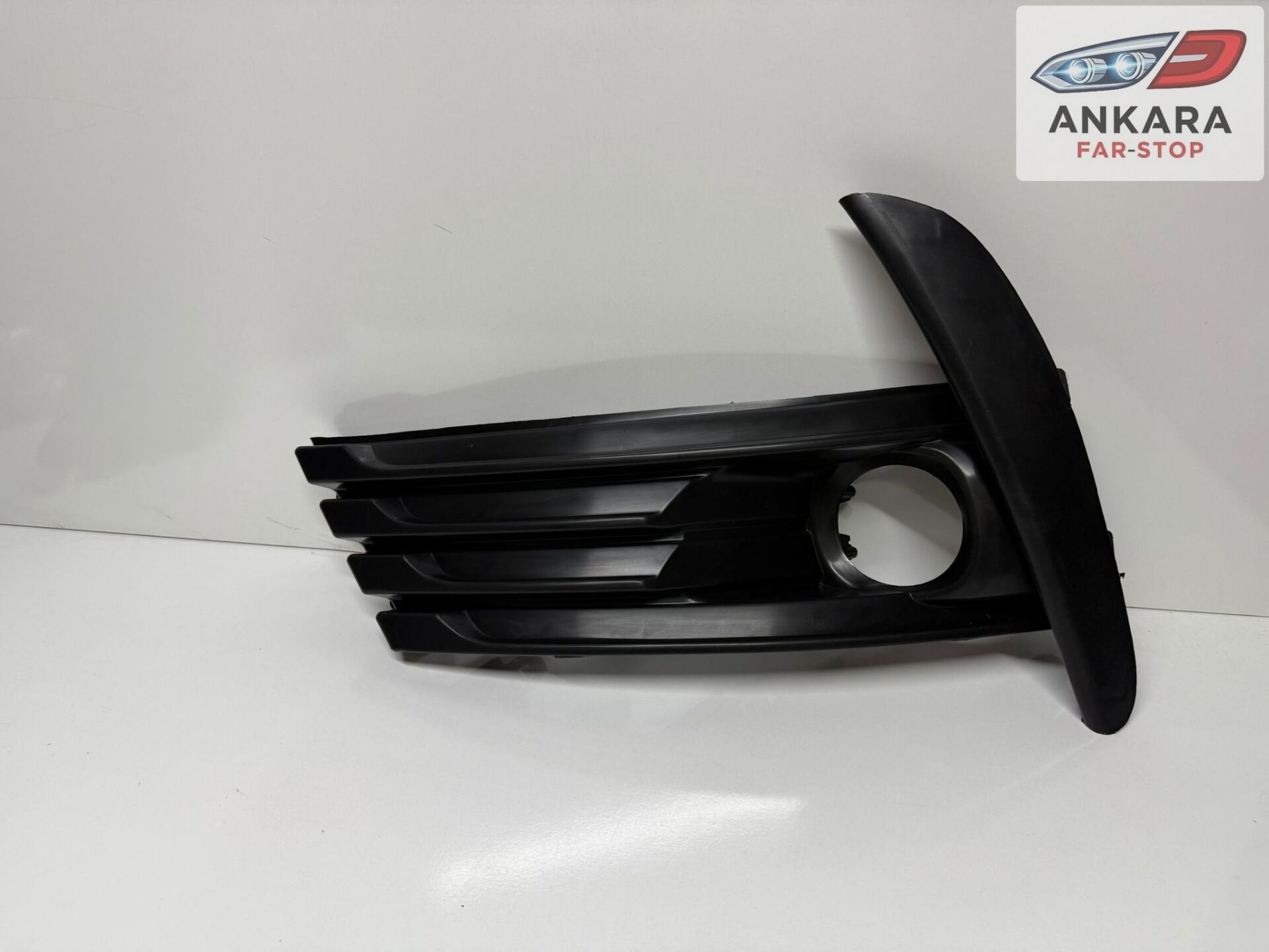 TOYOTA COROLLA 2016-2018 MAKYAJLI KASA SİS KAPAK ÖN SOL (SİYAH TİP - ÖN SOL SİS KAPAK)