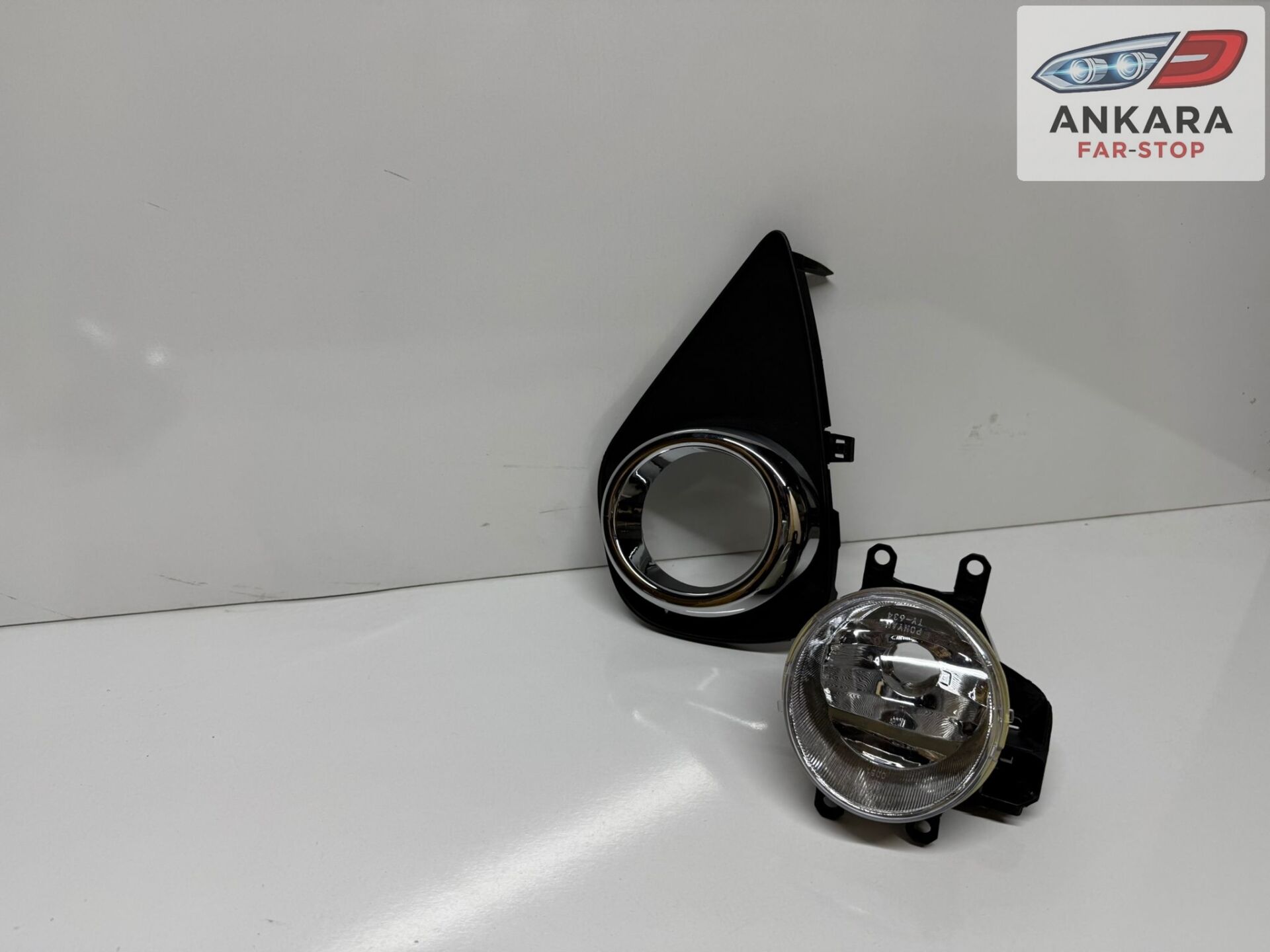 TOYOTA YARİS 2014 - 2016 SİS LAMBA VE KAPAK TAKIMI ÖN SOL (ÖN SOL SİS - ÖN SOL SİS KAPAK)