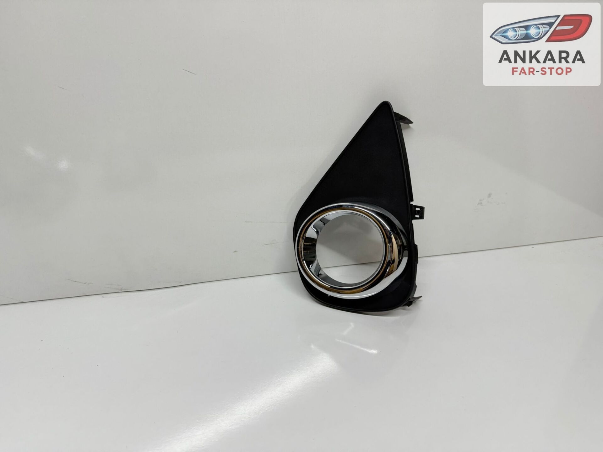 TOYOTA YARİS 2014 - 2016 SİS KAPAK ÖN SOL (ÖN SOL SİS KAPAK - SİSLİ TİP KAPAK)