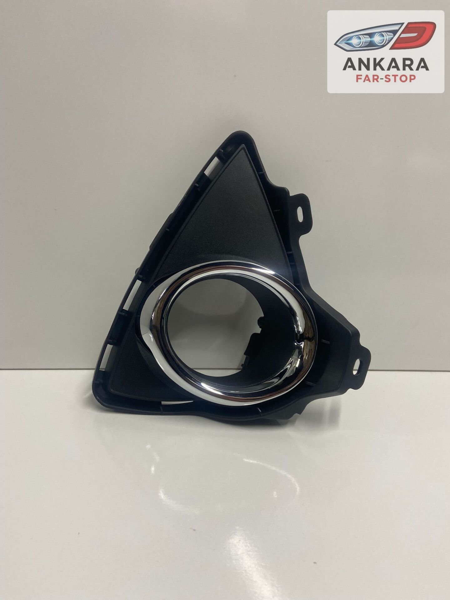 TOYOTA AURİS 2013 - 2015 SİS KAPAK ÖN SAĞ (ÖN SAĞ SİS KAPAK)