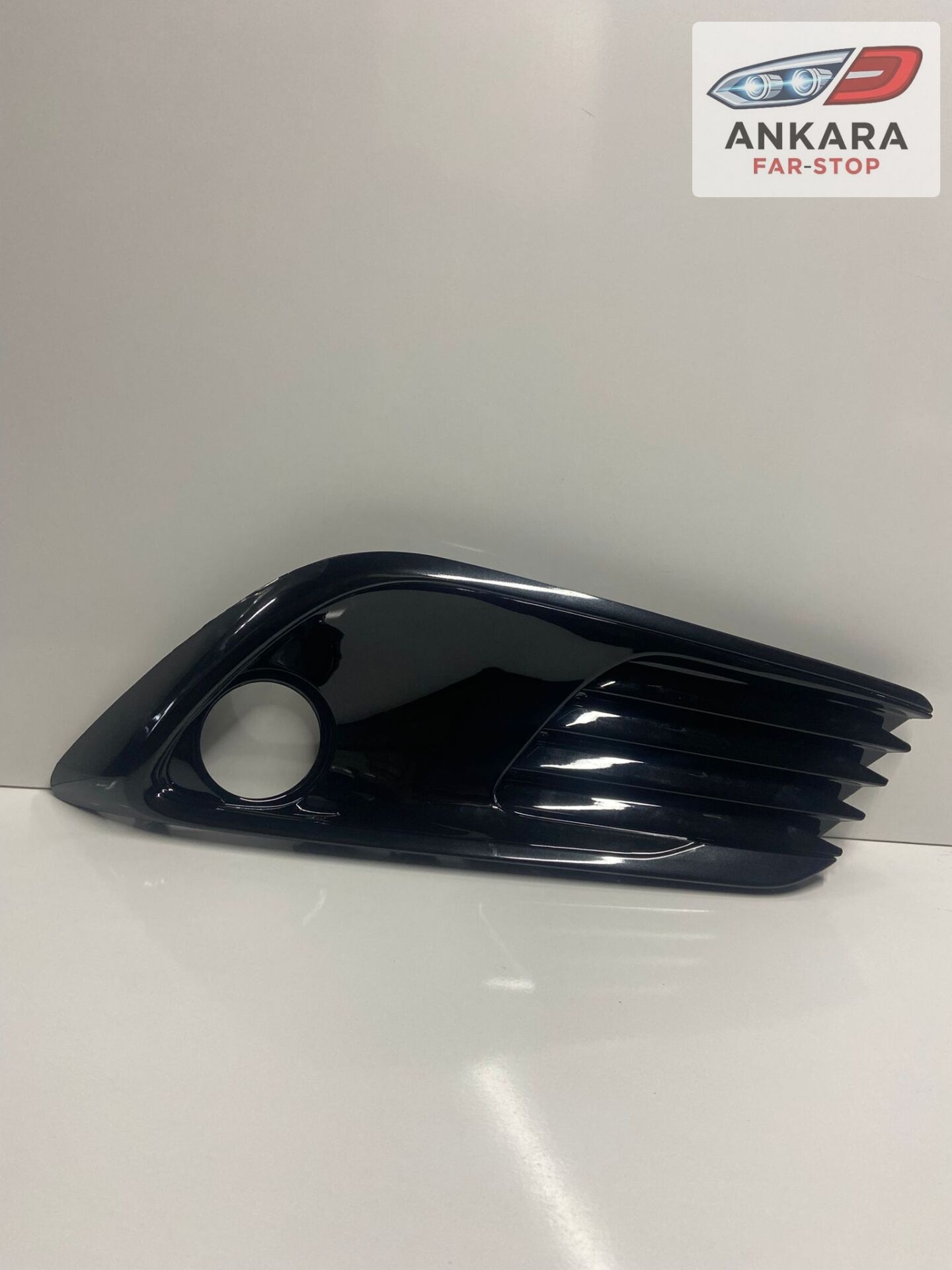 TOYOTA AURİS 2015 - 2018 SİS KAPAK ÖN SAĞ (ÖN SAĞ SİS KAPAK)